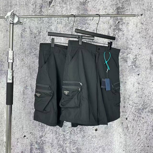 1101 Hanging auction Prada 24Ss triangle logo workwear pocket functional shorts
