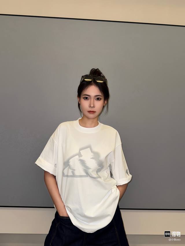 2034 Inquiry Adidas classic phantom print short-sleeved T-shirt The design is re
