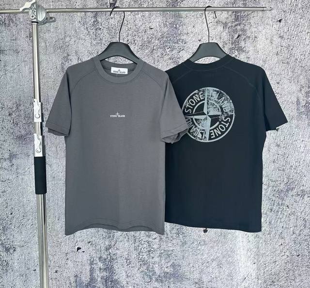 1097 Hanging Stone Island Ss25 Stone Island back reflective logo Logo round neck