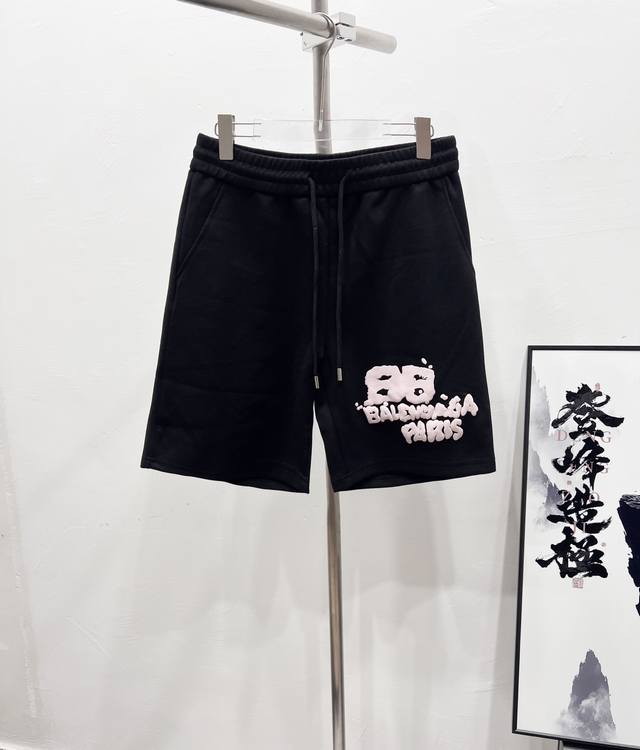 Style number: Df74# Balenciaga graffiti letter foam print shorts, a must-have fo