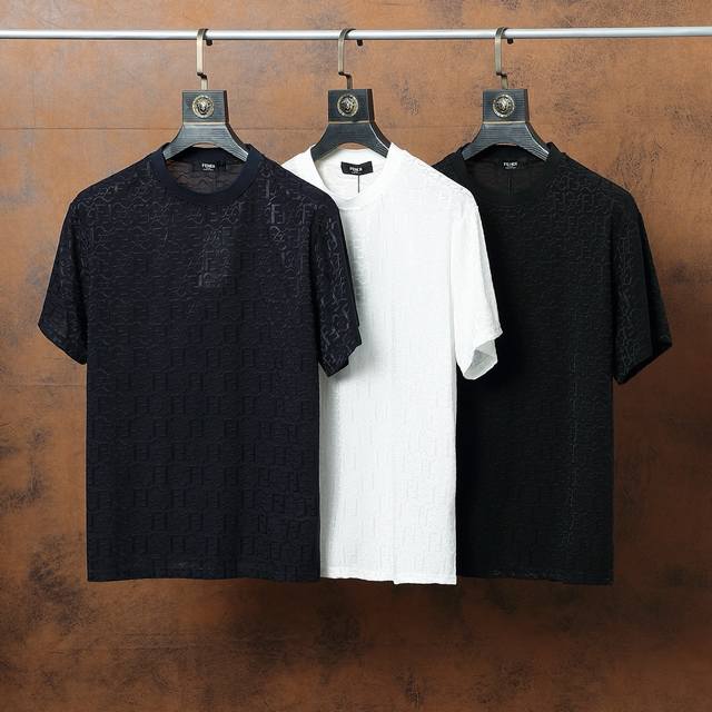 Fendi tricolor jacquard short sleeves Known for its high-quality fabrics and exq