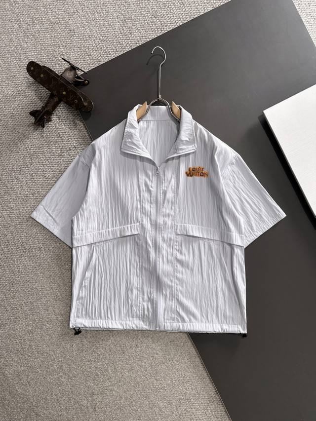 High-quality suits shipped the next day Lv 2025 new summer leisure suits, exquis