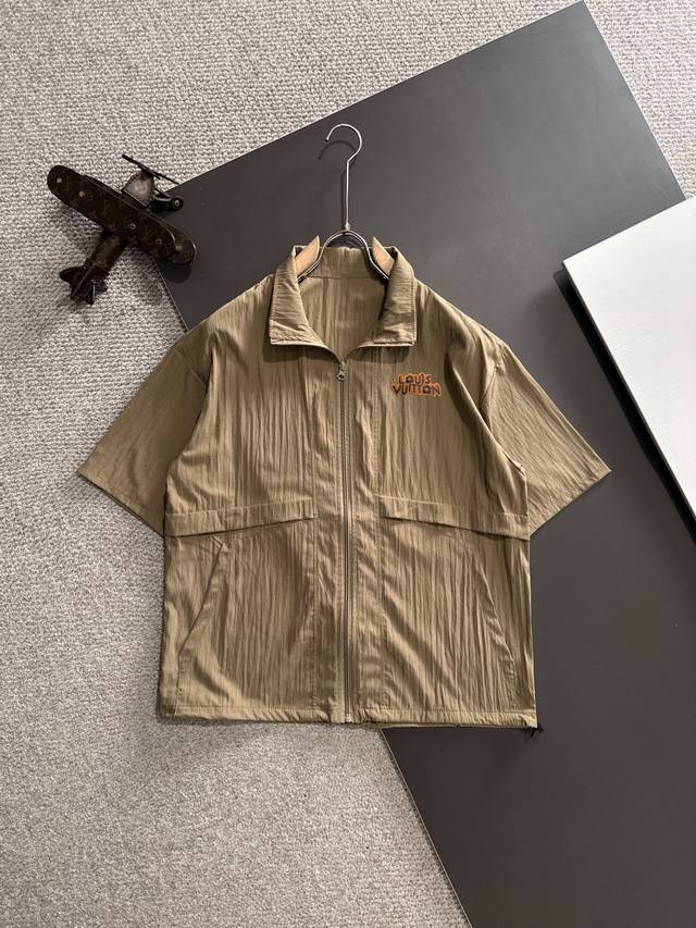 High-quality suits shipped the next day Lv 2025 new summer leisure suits, exquis