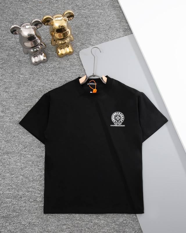 Chrome Hearts rhinestone short-sleeved T-shirt with logo on the front and back.