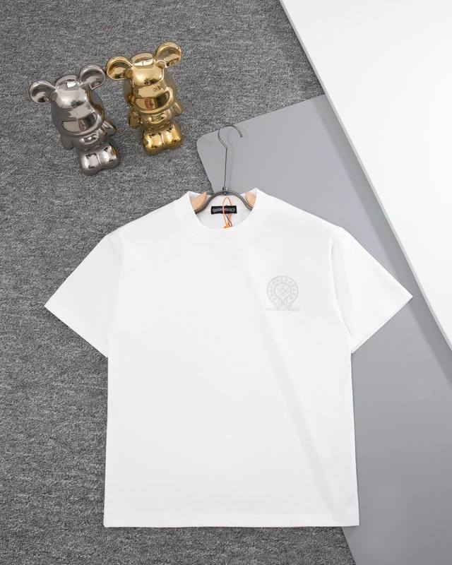 Chrome Hearts rhinestone short-sleeved T-shirt with logo on the front and back.