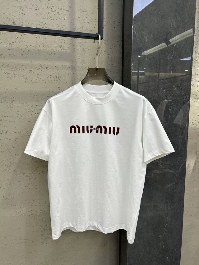 25Smiumiu short-sleeved T-shirt with small letters print. Loose and versatile. C