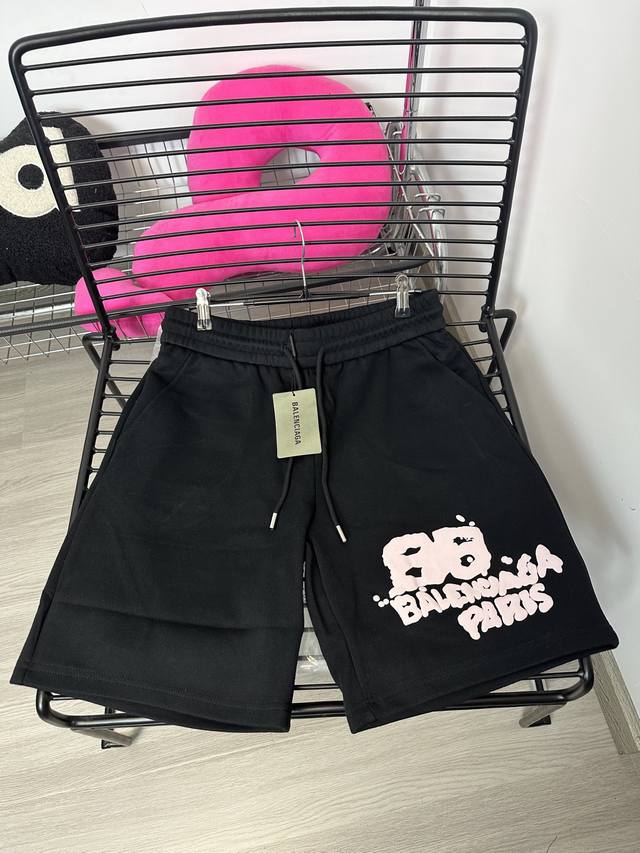 Style number: Hmy123# Balenciaga graffiti letter foam print shorts, a must-have