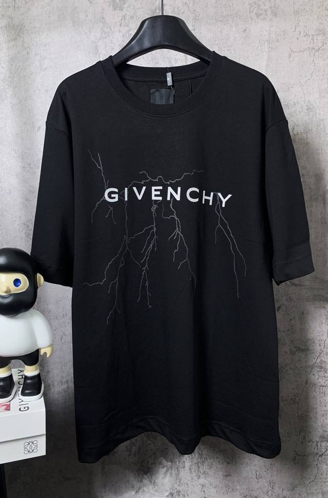 Givenchy* Givenchy Givenchy* Givenchy reflective lightning print short-sleeved T