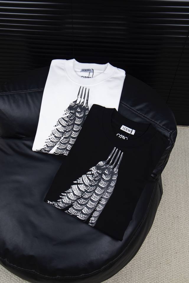 Style number: W31 Loewe L0Ewe 2025Ss printed embroidered short-sleeved T-shirt M