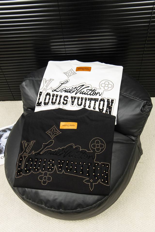 Style number: L75 Louis Vuitton 2025Ss flocked rivet short-sleeved T-shirt Louis