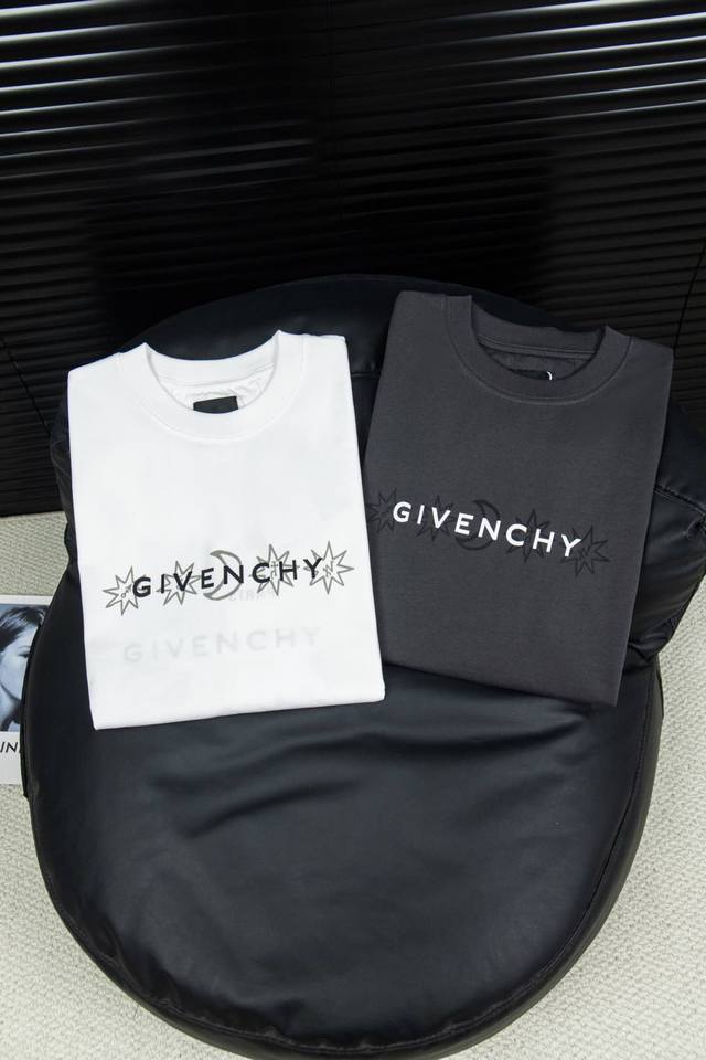 Style number: G29 Givenchy's new tarot short-sleeved T-shirt Givenchy's style is