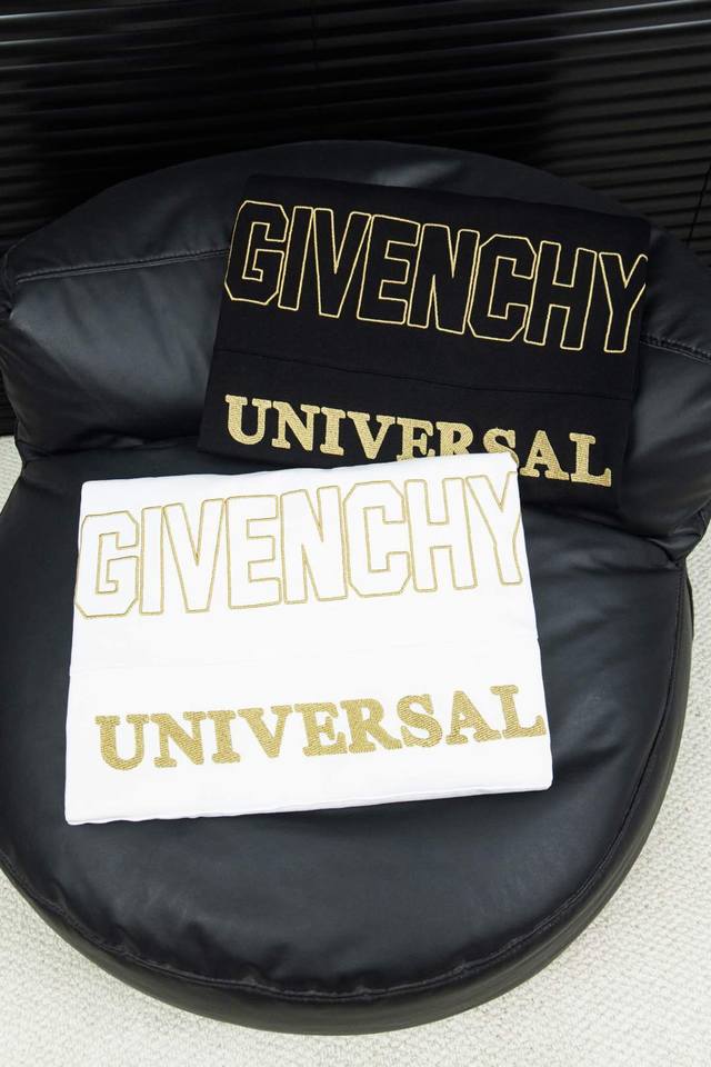 Style number: G28 Givenchy's new stitching gold thread letter embroidered short-