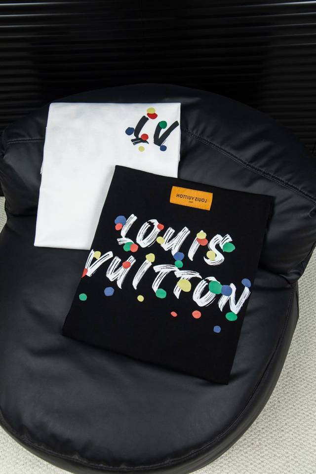 Style number: L68 Louis Vuitton colorful letter logo print short sleeves Brand l