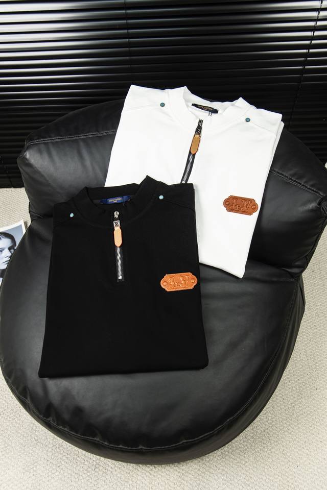 Style number: L76 Louis Vuitton 2025Ss zipper emerald rivet short-sleeved T-shir