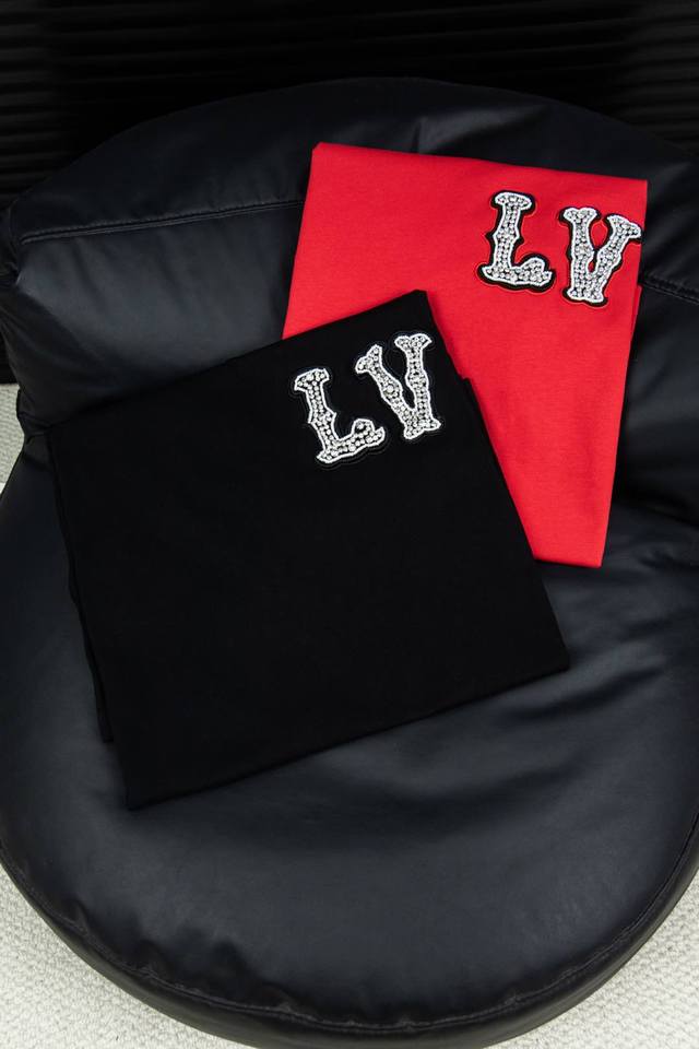 Style number: L50 Louis Vuitton's new cotton pique T-shirt with embroidery patch