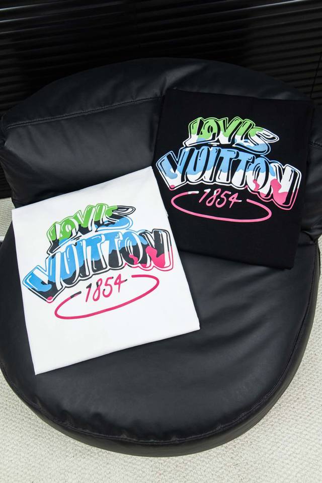 Style number: L67 Louis Vuitton colorful letter logo print short sleeves Brand l