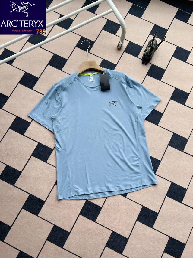 Arc'teryx round neck short-sleeved functional T-shirt with moisture absorption,