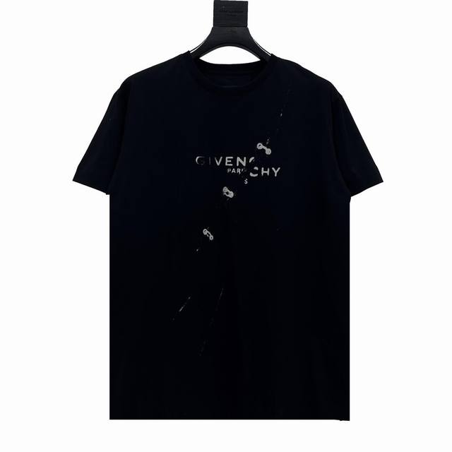 High version Givenchy short-sleeved T-shirt with misplaced letter print, made of