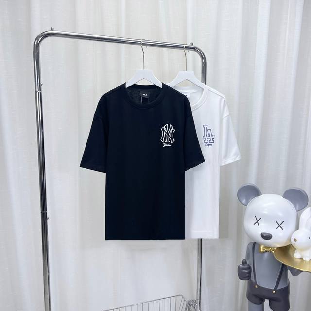 Mlb Ny Yankees short-sleeved round T-shirt with hollow back! The latest counter