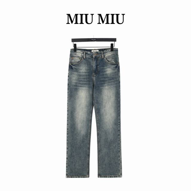 Miumiu Miu Miu Miu jeans official website synchronization. Retro distressed wash