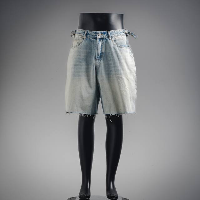 Balenciaga Blcg 24Ss distressed fringe denim shorts. Size: Xs-L