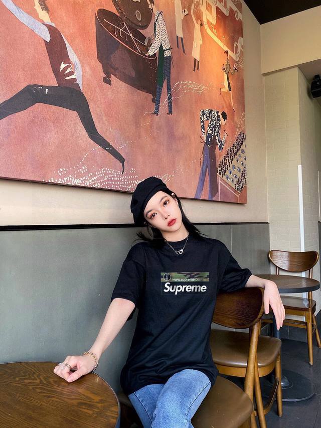 New arrival! Give the classic Supreme a different high street style, easy to wea