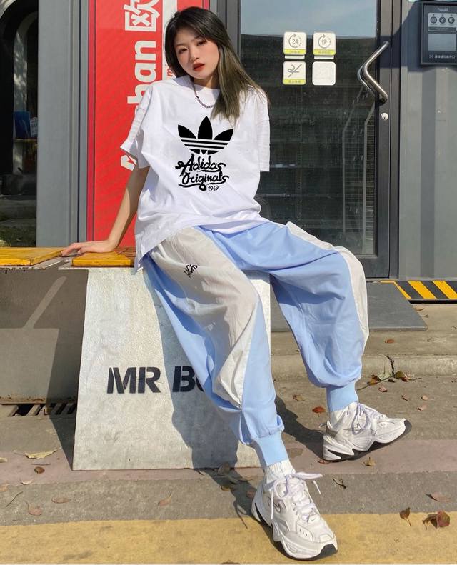 New arrival! Adidas classic small logo, super eye-catching! Couple style round n