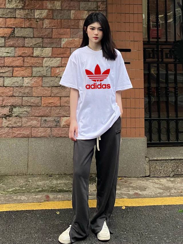 New arrival! Logo, simplifying the complex! Adidas' minimalist design is transfo