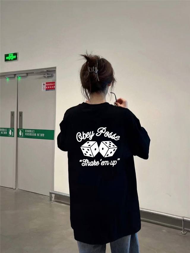 The same new style of the Stussy counter basic short-sleeved shirt. The quality