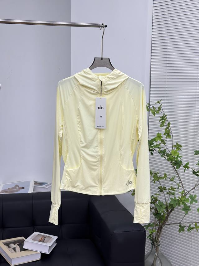 New Yoga Light Outdoor Sun Protection Jacket Made of light original yarn materia