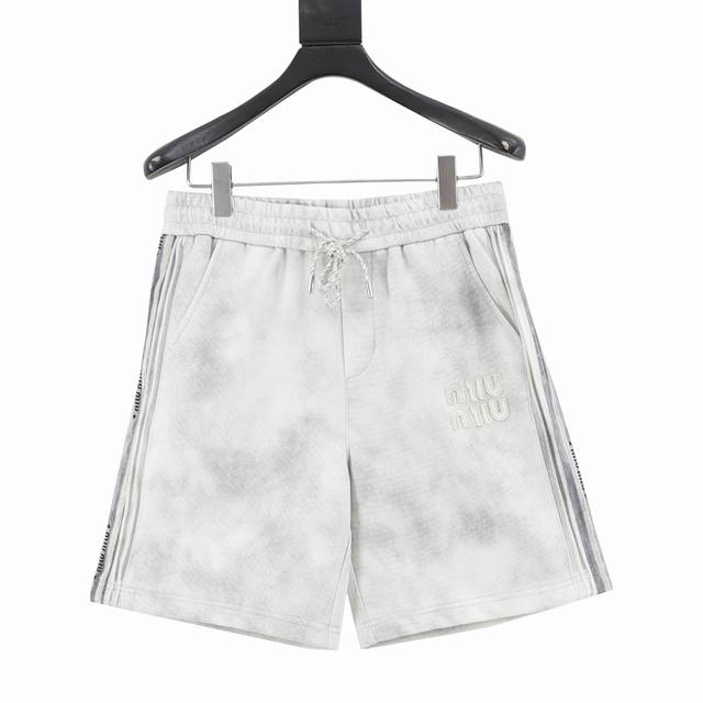 Miumiu washed embroidered logo shorts The fabric is made of 360g brushed fabric,