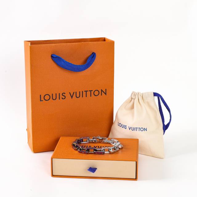 Louis Vuitton Bamboo Gradient Chain Bracelet The classic feel comes from the exq