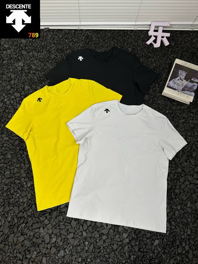 Descente outdoor sports leisure solid color simple fashion all-match three-dimen