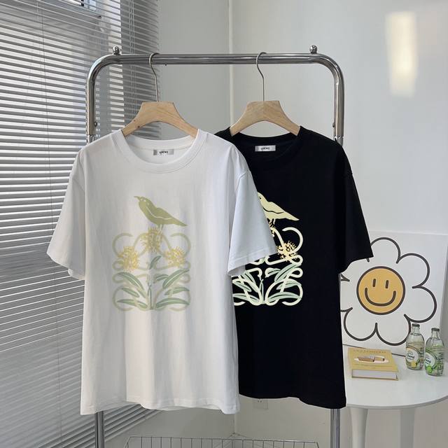 New arrival! Loewe's new summer round neck short sleeve T-shirt! Same style for