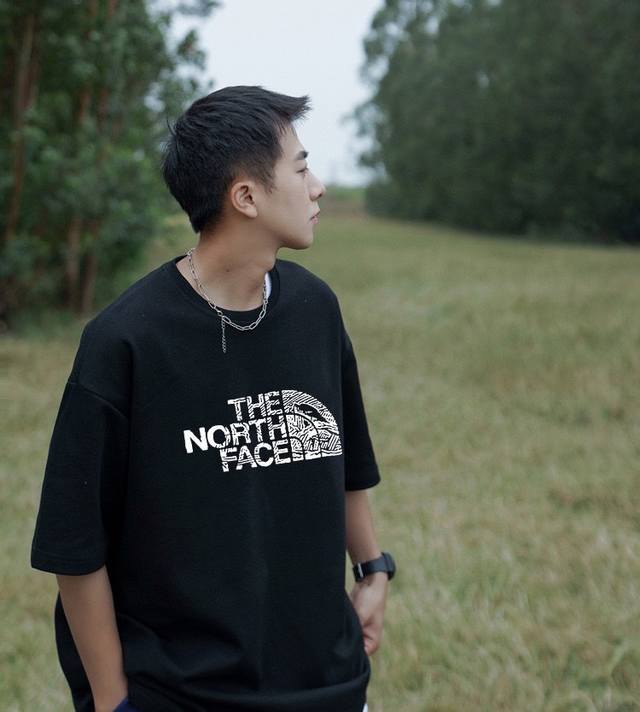 New arrival! Tnf The North Face classic logo is combined with hollow elements, s