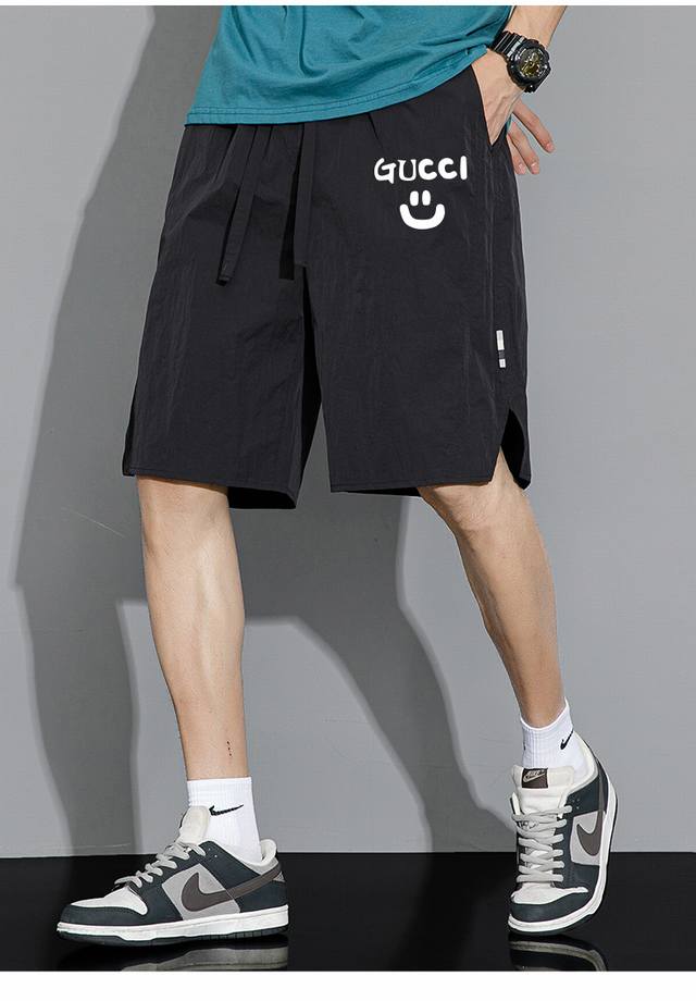 Gucci 23Ss oil painting smiley face sports loose shorts Official website sale