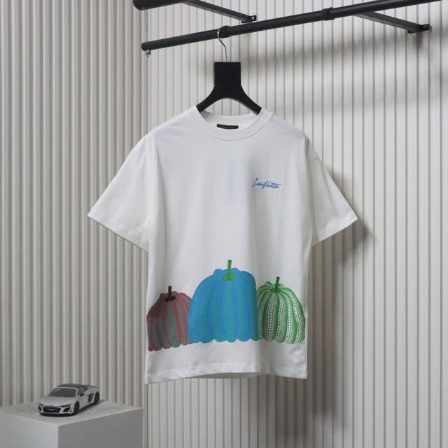 Louis Vuitton x Yayoi Kusama Pumpkin Print Short Sleeve T-shirt This T-shirt fro