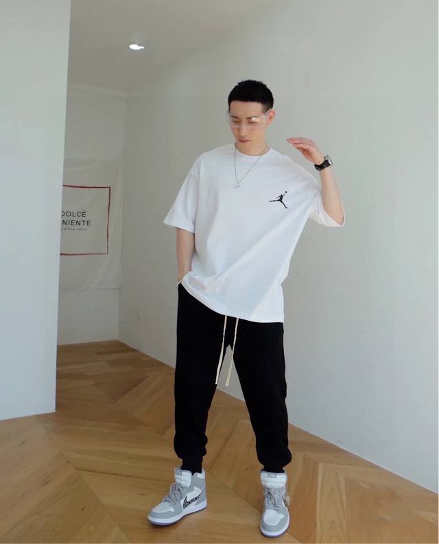 New arrival! Logo, simplifying the complex! Jordan Jordan's minimalist design is