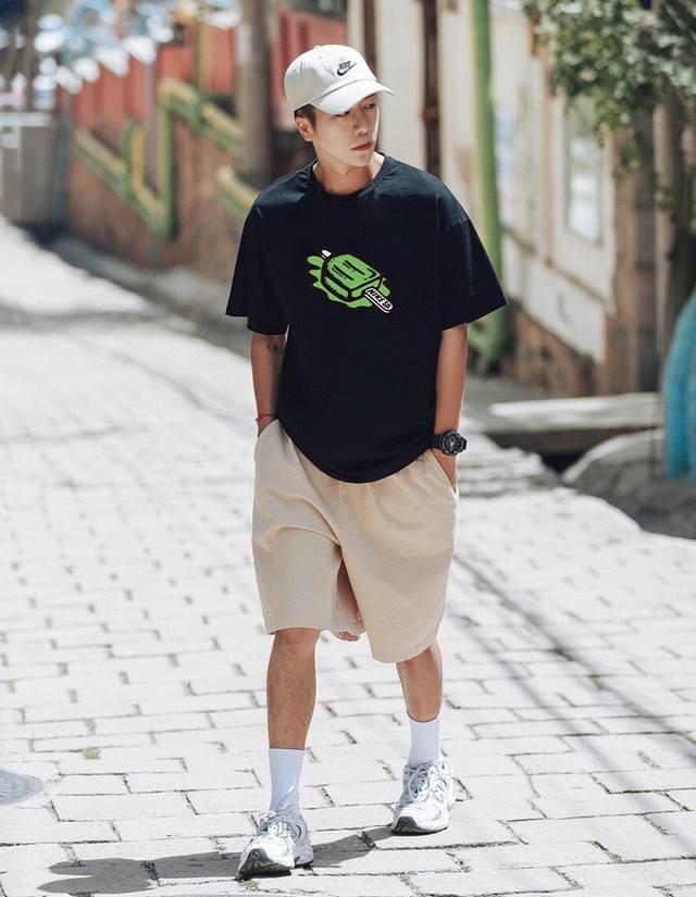 New arrival! Elements collide, unique mood! 21S summer new Nike short-sleeved T-