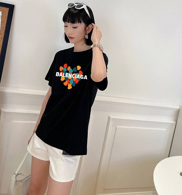 New arrival! Balenciaga classic short-sleeved T-shirt, play with the classic in