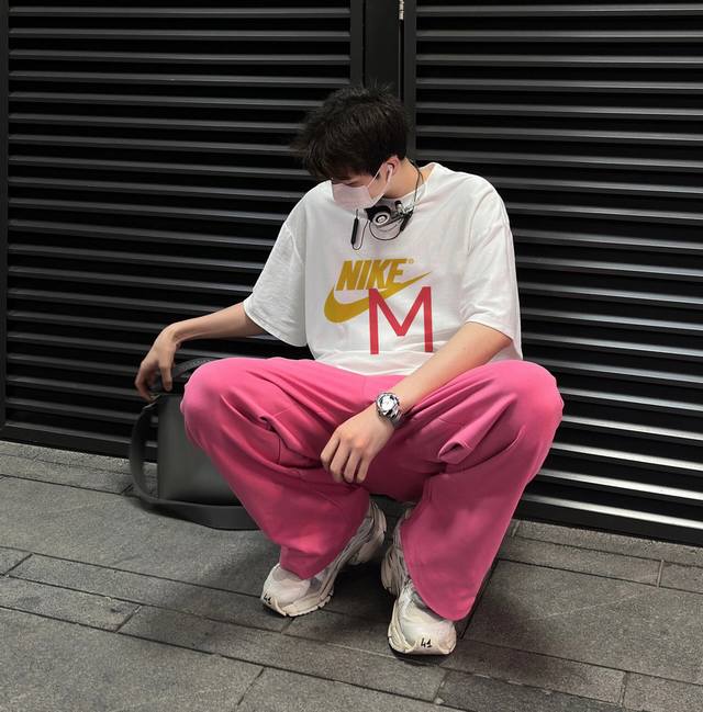 New arrival! Elements collide, unique mood! New summer Nike short-sleeved T-shir
