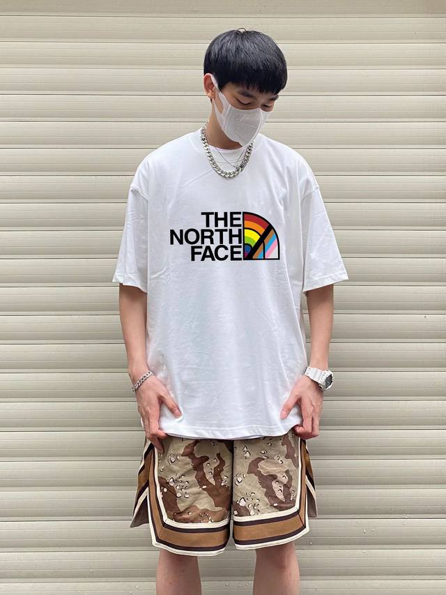 New arrival! This season's new Tnf North Face short-sleeved T-shirt, the cut is