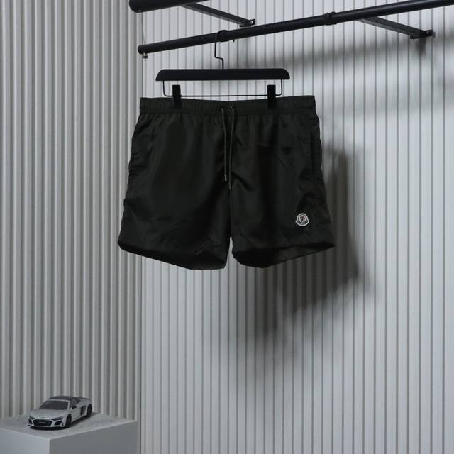 Moncler 24Ss short classic logo beach shorts are made of quick-drying nylon fabr