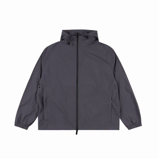 Burberry Equestrian Knight Badge Nylon Jacket Bur's flagship product, the treasu
