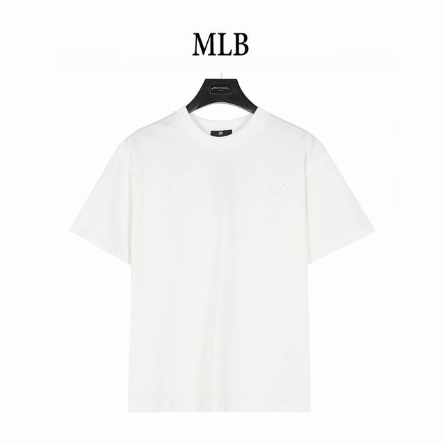 Mlb Yankees 25Ss Short-sleeved T-shirt with dark embroidery on the back with a l