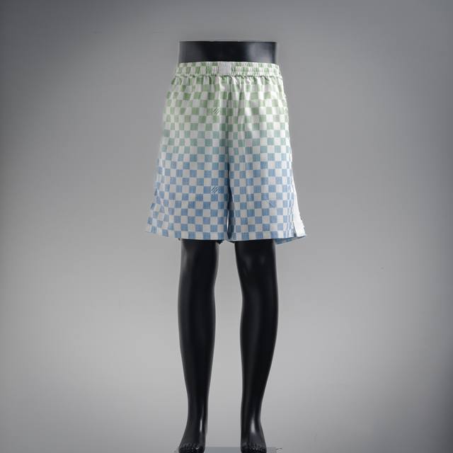 Louis Vuitton 25Ss Silk Ombre Shorts Effect The Damier pattern incorporates the