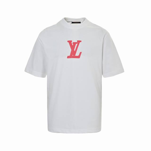 Louis Vuitton short sleeves with printed logo . There is no doubt that the brand