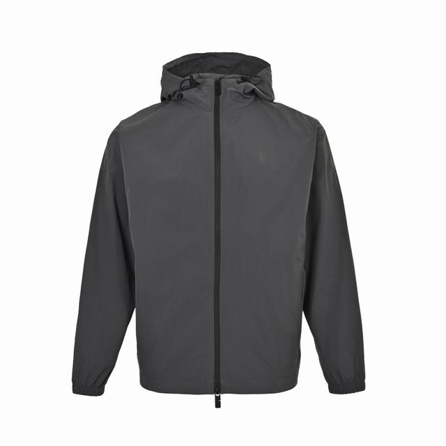 Burberry Equestrian Knight Badge Nylon Jacket Bur's flagship product, the treasu