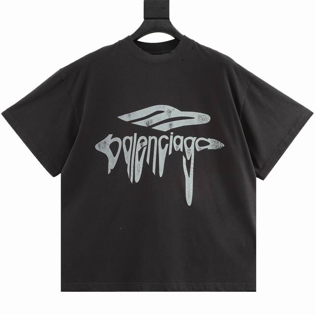 Balenciaga Melted Letter Print Short Sleeve Originally purchased for 6,200, it u