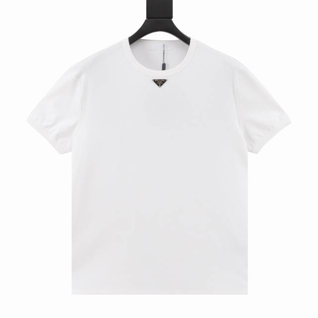 Prada short-sleeved T-shirt with metal triangle logo on the collar Simple and ve